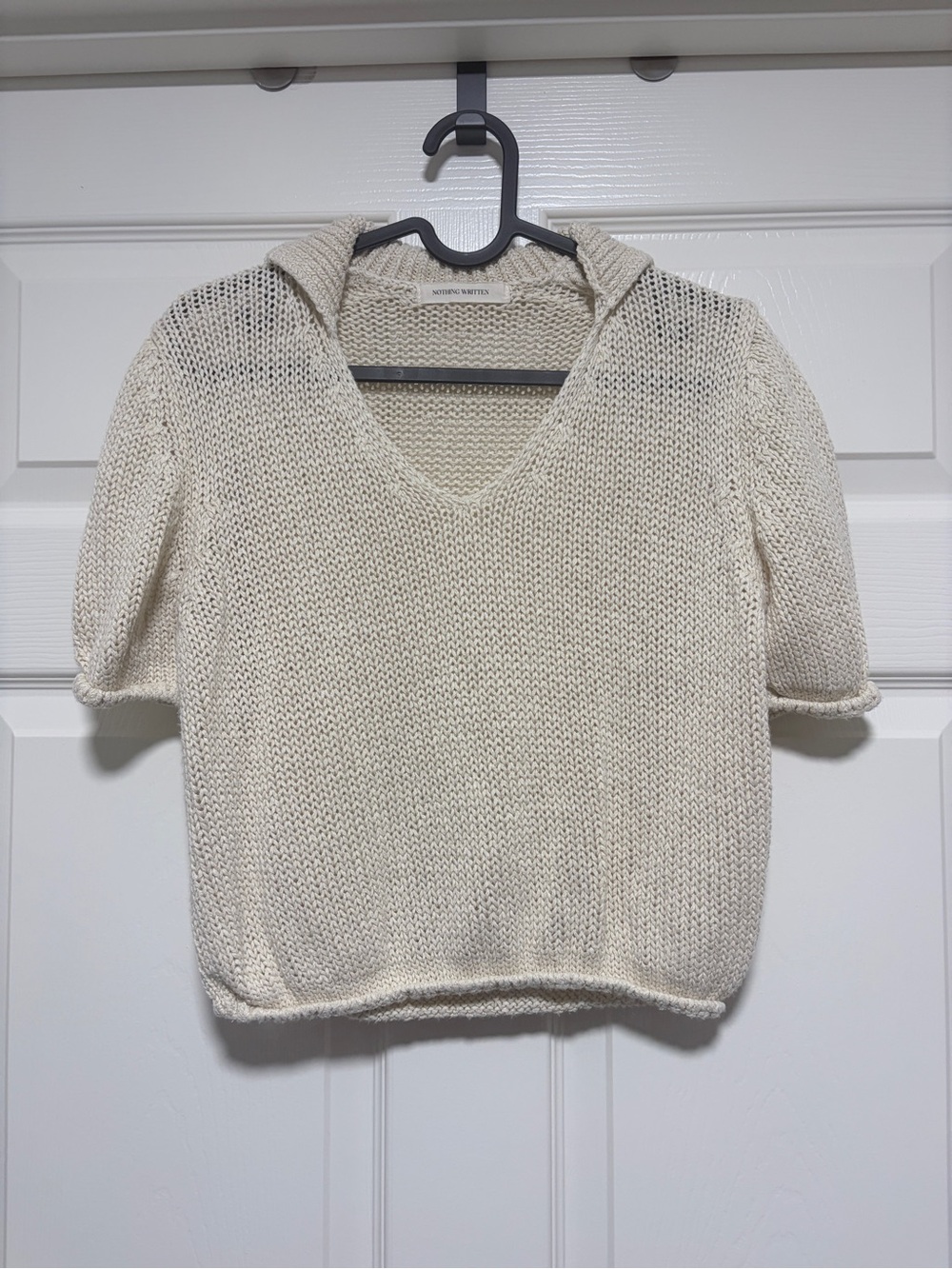 Nothing Written Cream Knit V-Neck Short-Sleeve Sweater Hoodie, size M, like new